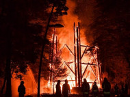 Во Франкфурте ночью сгорела знаменитая Башня Гете (фото)