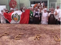 В Перу представлена самая большая в мире шоколадка с орехами (фото)