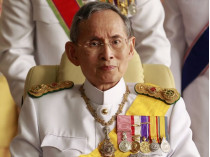 В Таиланде началась пятидневная церемония похорон короля Пумипона Адульядета, скончавшегося год назад 