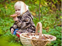 Ребенок с грибами