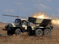 Боевики на Донбассе ведут обстрел из РСЗО, ранены двое украинских военных