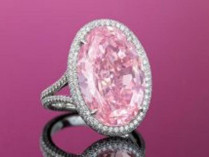 Кольцо с розовым бриллиантом 