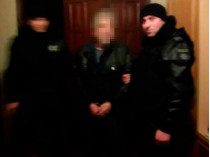 Под Одессой мужчина взял в заложники семью (фото)