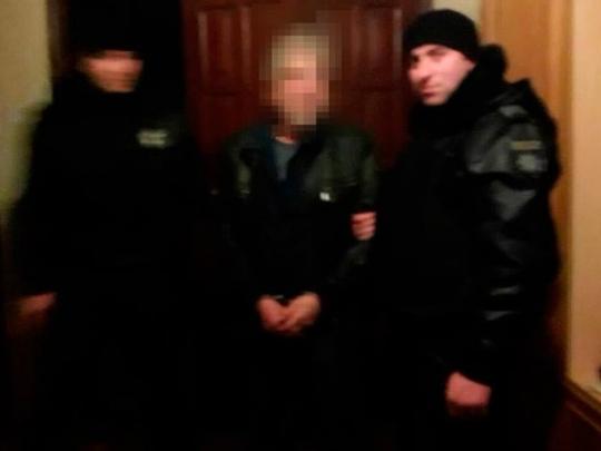 Под Одессой мужчина взял в заложники семью (фото)