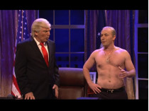 Кадр из телешоу с актерами, изображаюшщими Трампа и Путина