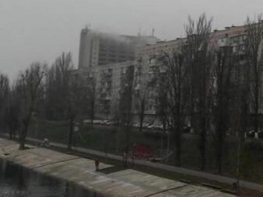 В Киеве горит бывшая гостиница «Славутич» (фото)