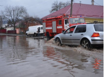 На Закарпатье подтоплены сотни домов и дороги