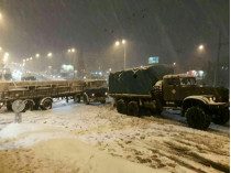 В Киеве дежурят шесть спецавтомобилей для помощи транспорту, увязшему в сугробах