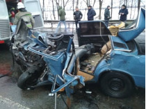 На Львовщине ВАЗ столкнулся с пассажирским автобусом, есть пострадавшие