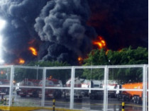 В Венесуэле горит крупнейший нефтеперерабатывающий завод (фото)
