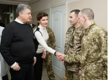 Президент Петр Порошенко в госпитале Минобороны