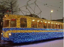 В Одессе проходит рождественский парад трамваев