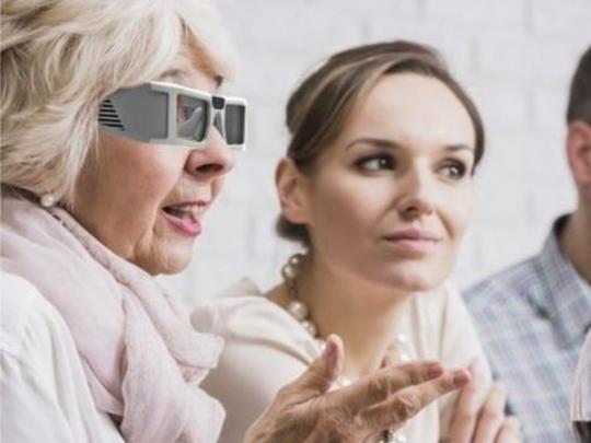 Чудеса медицины на CES-2018: очки, улучшающие зрение