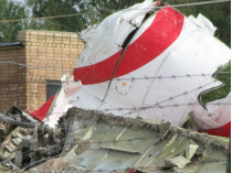 Крыло самолета Качиньского уничтожил внутренний взрыв – СМИ