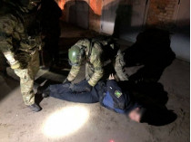 В Харькове задержаны патрульные, собиравшие с «дань» с водителей (фото)