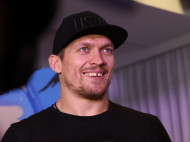 Усик перед полуфиналом боксерской Лиги чемпионов записал песню (видео)