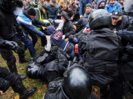 В Одессе столкновения между полицией и протестующими (фото)