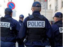 Французские полицейские