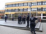 В Германии 15-летний подросток зарезал соученика на уроке