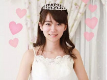Асука Хошино в свадьебном платье