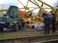 В Прикарпатье кран упал на грузовик и раздавил двух человек (фото, видео)