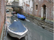В Венеции пересохли легендарные каналы