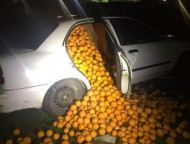 В Испании полиция остановила набитые апельсинами "оранжмобили" 