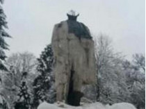 Полиция нашла вандалов, повредивших стрыйский памятник Шевченко 