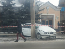 В столице неуправляемый BMW насмерть сбил женщину на тротуаре (фото)