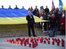 Украинцы Вашингтона почтили память Героев Небесной сотни (фото)