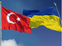 Флаги Украины и Турции