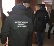 На Житомирщине государственный исполнитель вымогал 10 тыс гривен за снятие ареста с имущества, — полиция