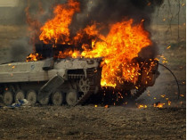 Под Докучаевском украинские воины уничтожили вражескую БМП