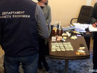В Волынской области на взятке задержаны руководитель суда и адвокат