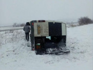 На трассе Одесса – Коблево перевернулась маршрутка с пассажирами (фото)