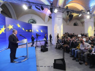 "Не собираюсь принимать участие в парламентских выборах", — Порошенко