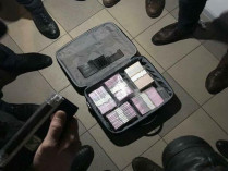 Луценко сообщил о взяточниках с миллионом в чемодане