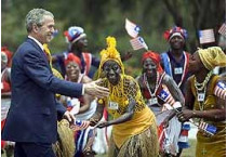 Джордж буш пустился в пляс вместе с либерийскими танцовщицами