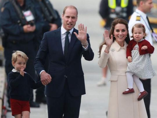 Принц Уильям с женой и детьми