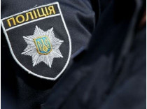 На железнодорожном вокзале в Киеве мужчина напал с ножом на продавца 
