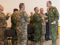 Канадские военные консультанты