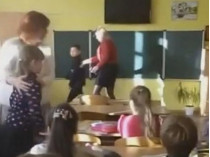 Школьник терроризирует класс 