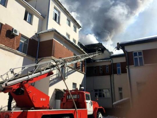 В Черновцах масштабный пожар в транспортном колледже