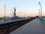 Новое ЧП в киевском метро: пассажир упал на рельсы
