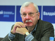"Любой мужчина может положить руку на голую коленку женщины", — Виталий Третьяков (видео)