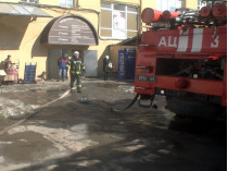 Пожар в ТЦ Харькова: спасатели эвакуировали 30 человек (фото)
