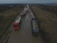 На Николаевщине люди перекрыли три автотрассы и требуют приезда Гройсмана (фото)