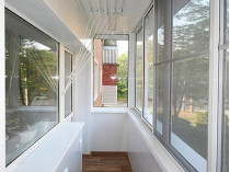 Остекление балконов: какие окна поставить?