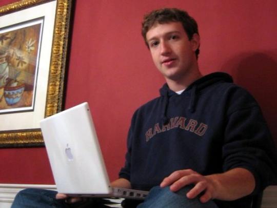 Цукерберг разрешит пользователям Facebook удалять собранную о них информацию