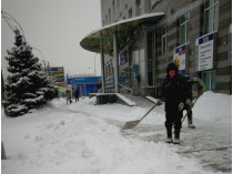 чистка снега в Киеве